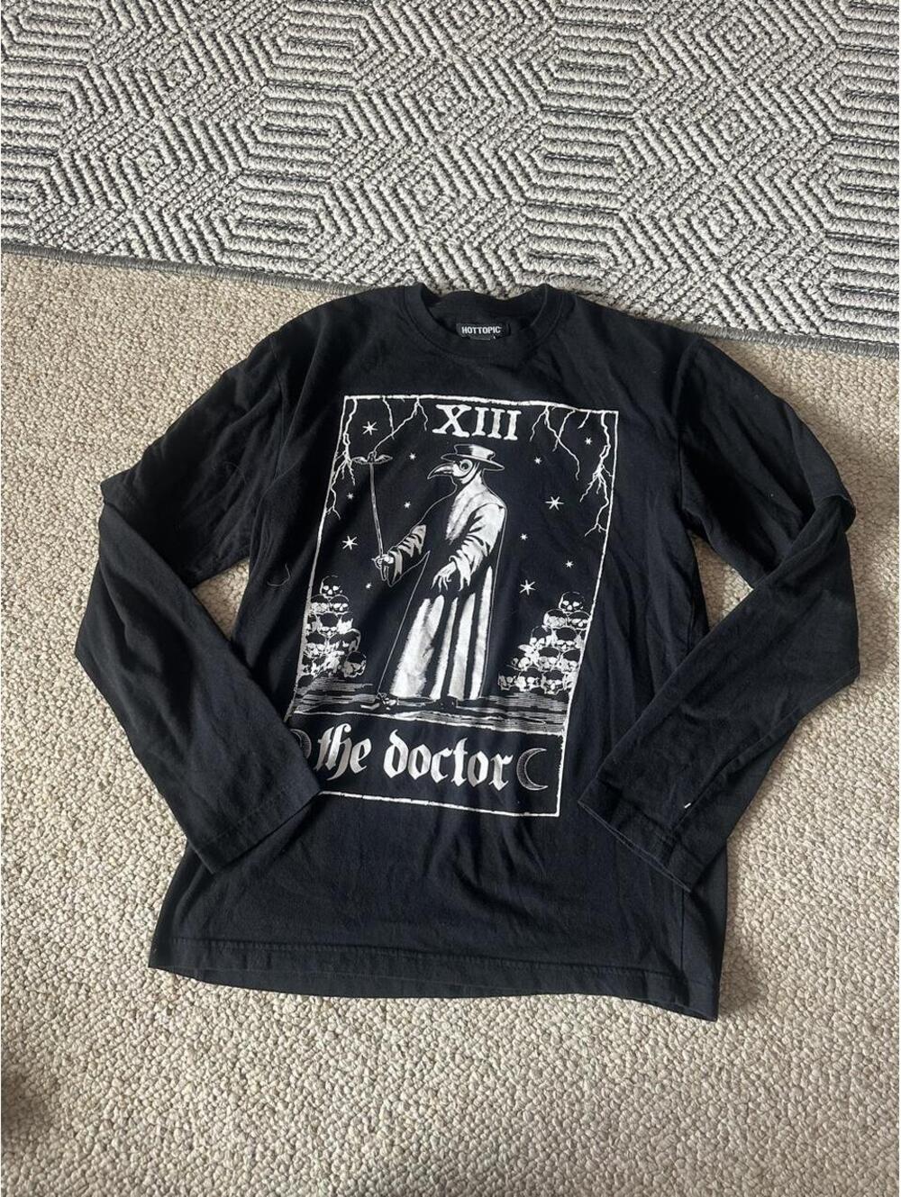 Hot Topic black long sleeve